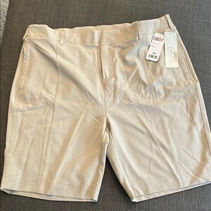 Ladies 32 Degrees NWT Cool Khaki Shorts